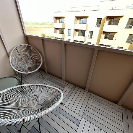 Miloslavov Cozy 1-Bedroom Condo מראה חיצוני תמונה